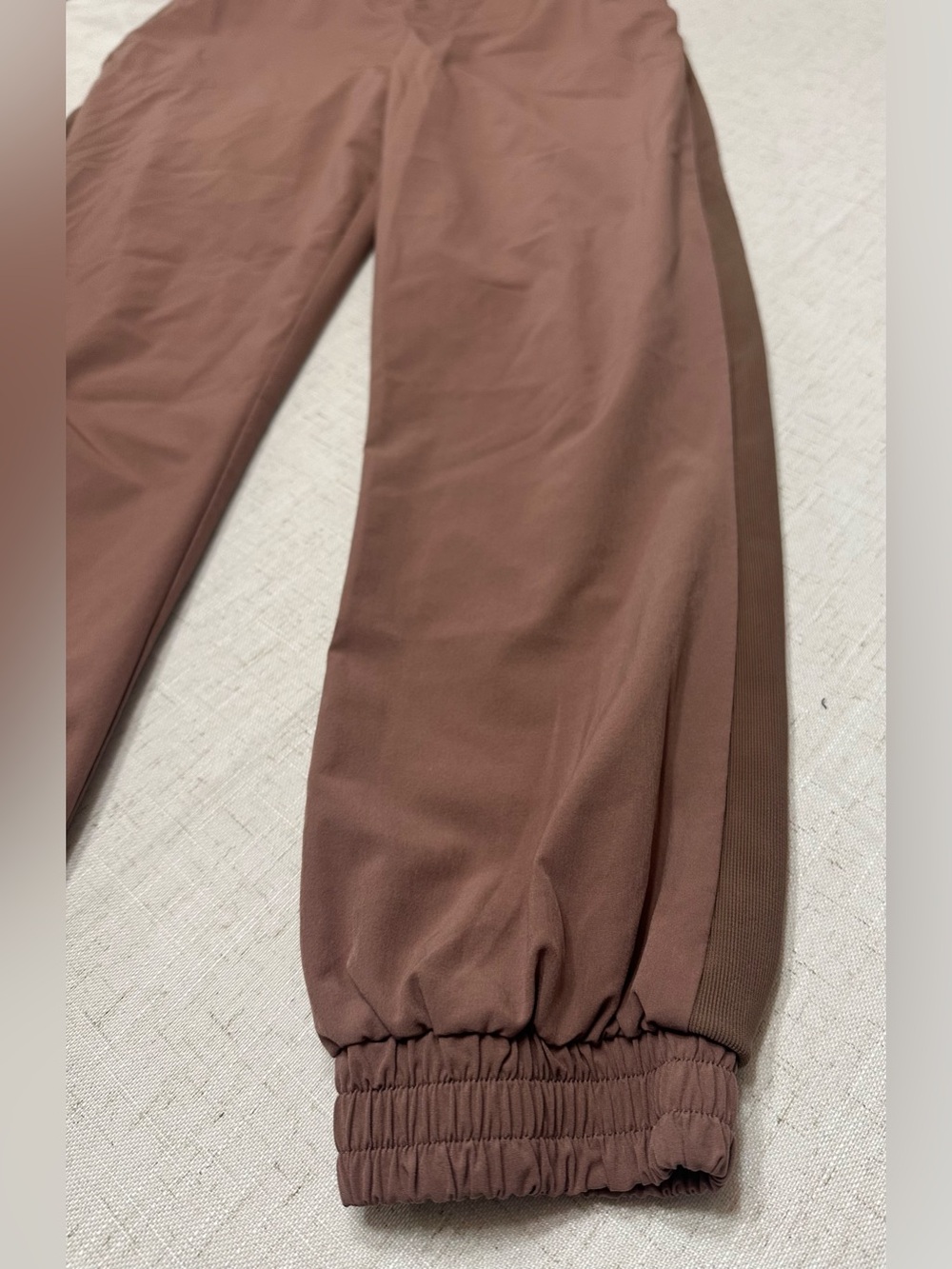 Women’s Brown Elastic-Waist Joggers - Picture 4 of 10